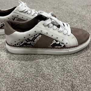 Crown Vintage White and Beige Casual Athletic Shoes